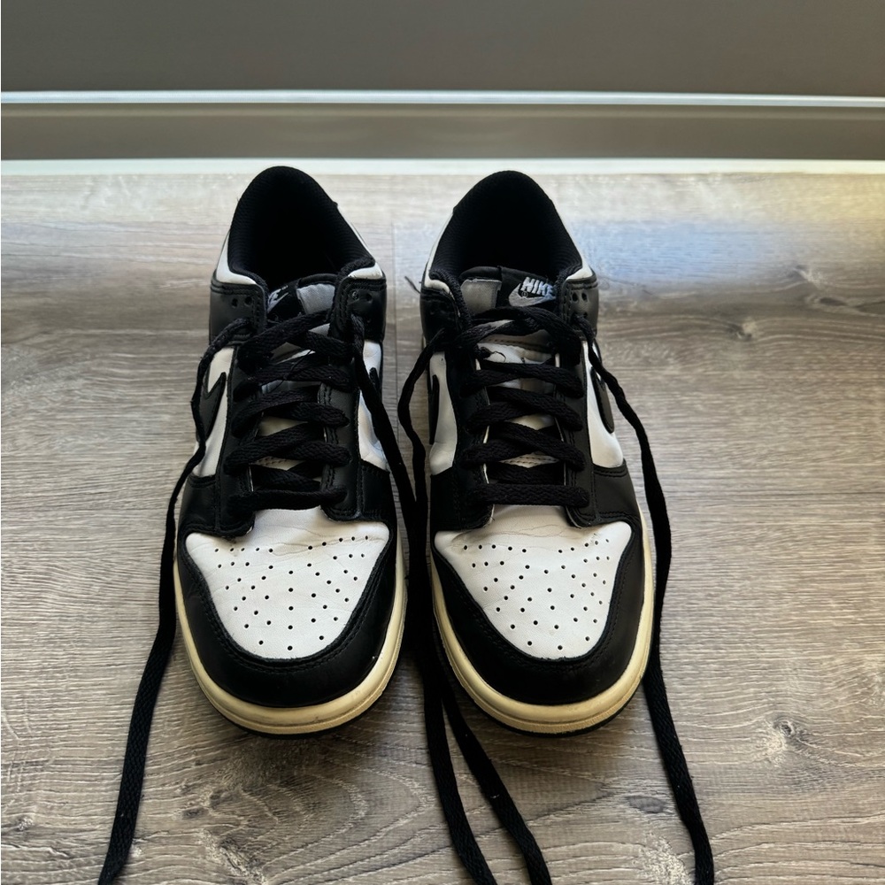 Nike Youth Size 6 Panda Sneakers